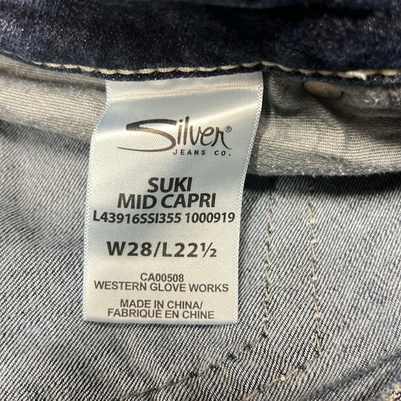 Silver Jeans - Suki Mid Capri - Size 28/22.5 - Picture 9 of 11